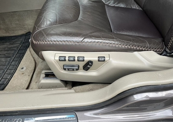 Volvo XC 70 cena 19900 przebieg: 250000, rok produkcji 2004 z Bogatynia małe 232